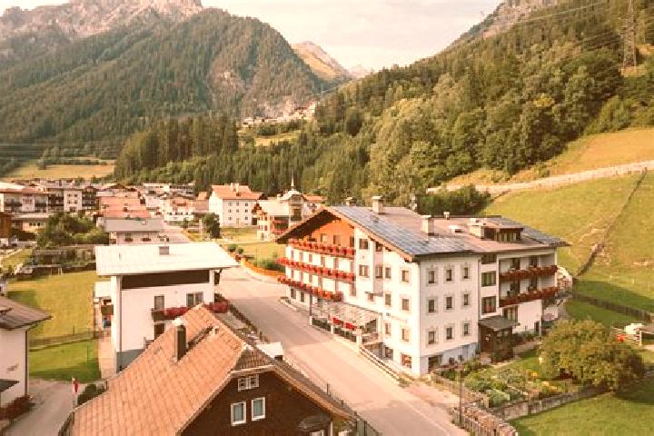 Luna, 27 — Escort in Flirsch, Austria