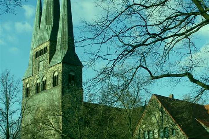 Luna, 27 — Escort in Linden-Nord, Germany