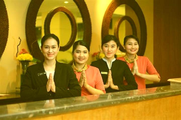 Luna, 27 — Escort in Panjalu, Indonesia