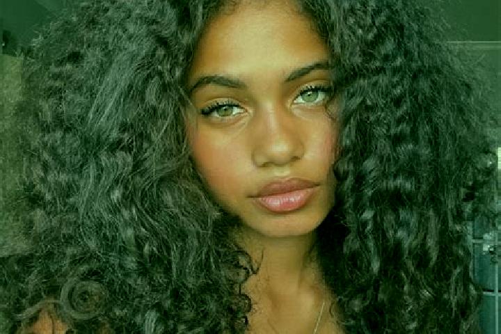 Luna, 28, a auburn blue-eyed ebony companion based in Ponte Rasa. Offering Erotic Massage, Duos, BDSM, GFE, Dinner Date. Available for incall and outcall, ov...