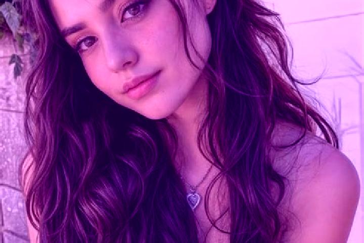 Luna, 28, a brunette hazel-eyed european companion based in Gwozdziany. Offering Prostate Massage, Fetish, Deep French Kissing, OWO, GFE. Available for incal...