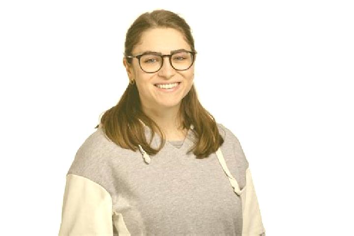 Luna, 28, a chestnut grey-eyed european companion based in Porz am Rhein. Offering Massage, Roleplay, Travel Companion. Available for incall and outcall, ove...