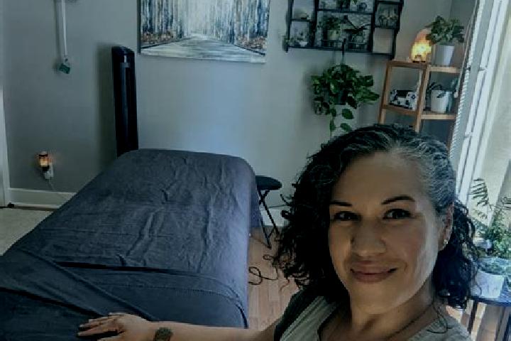 Luna, 28, a dark blonde dark-eyed ebony companion based in Airville. Offering 69, Fetish, Erotic Massage. Available for incall and outcall, day and evening d...