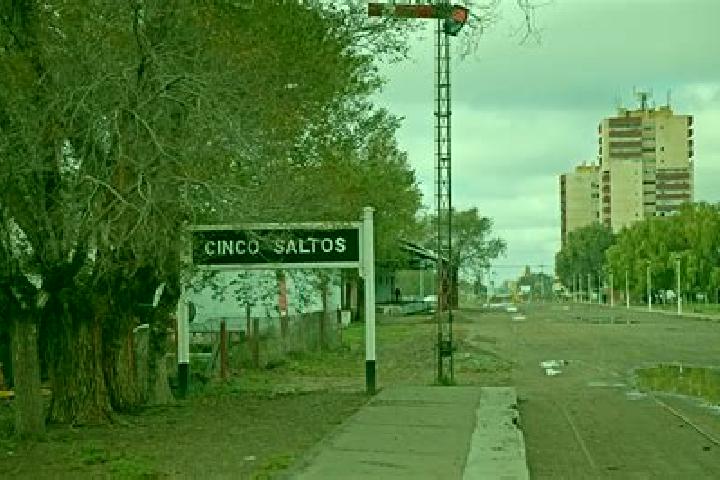 Luna, 28 — Escort in Cinco Saltos, Argentina