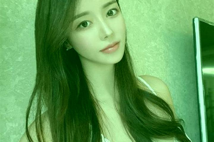 Luna, 28 — Escort in Ganduo, China