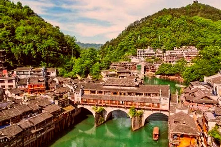 Luna, 28 — Escort in Hunan, China