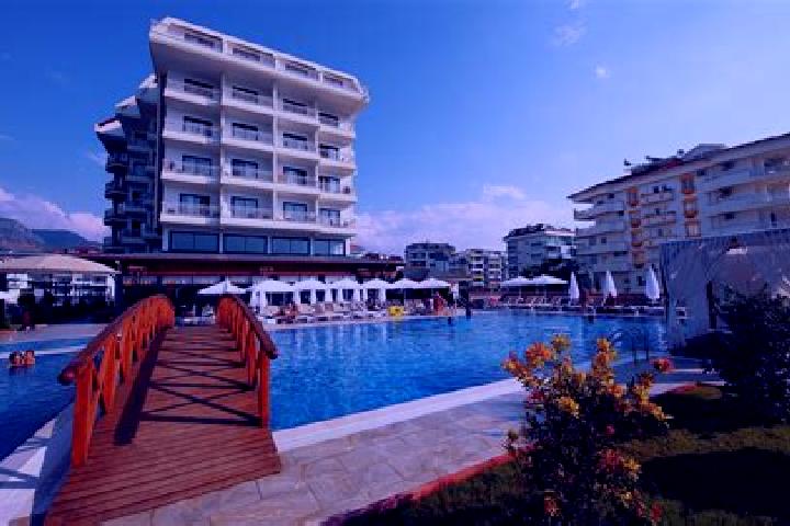 Luna, 28 — Escort in Kestel, Turkey