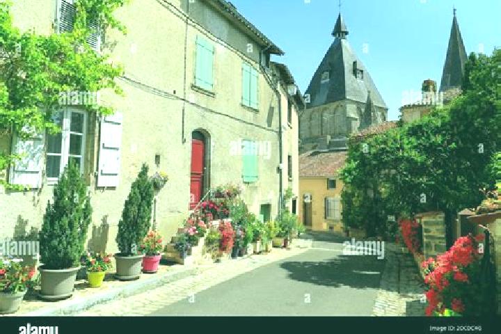 Luna, 28 — Escort in Le Dorat, France