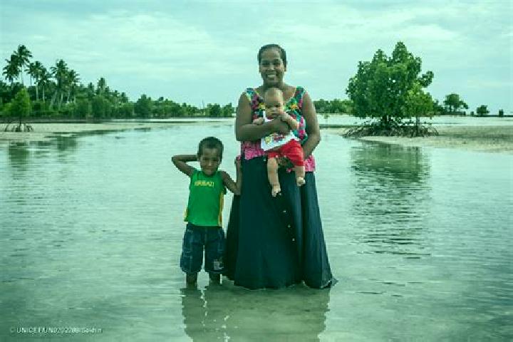 Luna, 28 — Escort in Teaoraereke Village, Kiribati