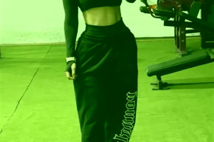 Luna, 28 — Escort in Topa de Cris, Romania
