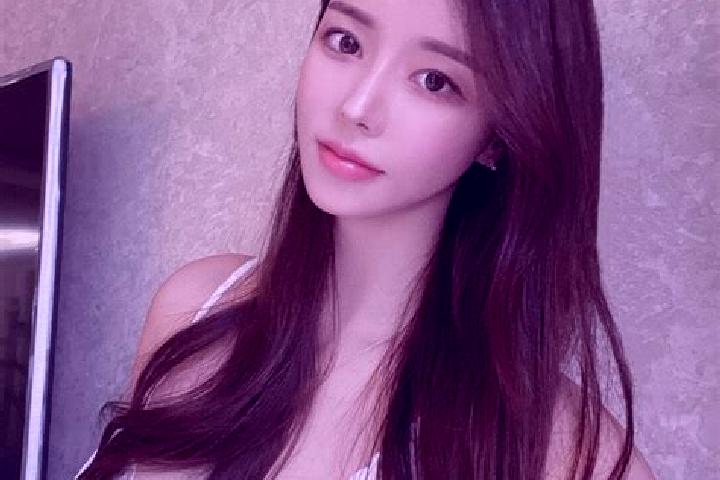 Luna, 28 — Escort in Xiangyanghu, China