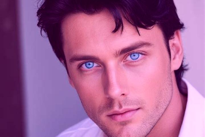 Luna, 29, a black blue-eyed caucasian companion based in Pointe Michel. Offering Erotic Massage, Striptease, Fetish, Deep French Kissing. Available for incal...