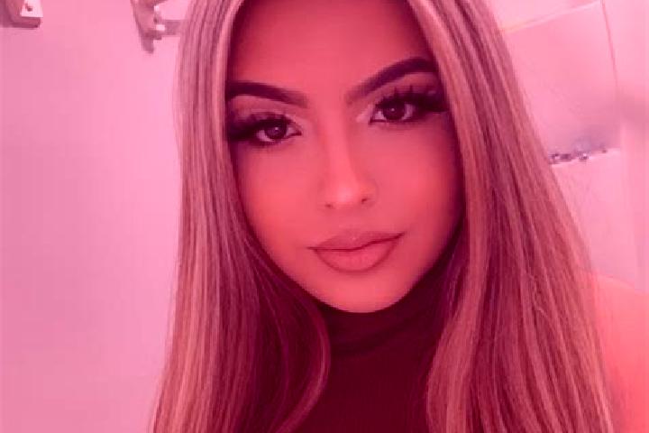 Luna, 29, a blonde brown-eyed latina companion based in Irganay. Offering CIM, Overnight, Girlfriend Experience, 69. Available for incall and outcall, day an...