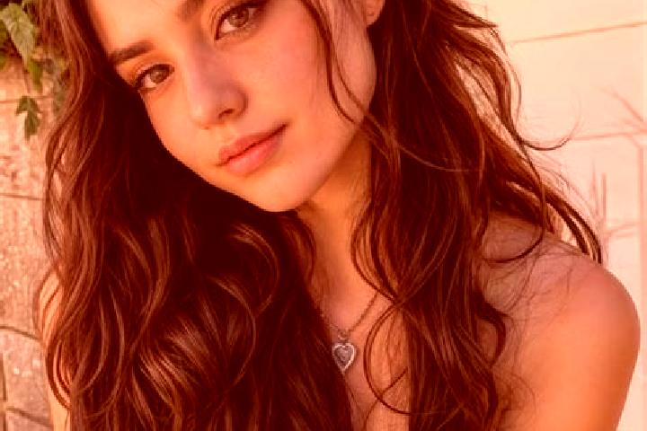 Luna, 29, a brunette hazel-eyed middle eastern companion based in Kade. Offering GFE, BDSM, Overnight. Available for incall and outcall, overnight bookings a...