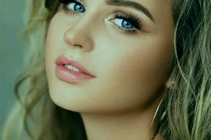 Luna, 29, a dark blonde blue-eyed slavic companion based in Brunyola. Offering Massage, Couples, Erotic Massage, Duos. Available for incall and outcall, over...