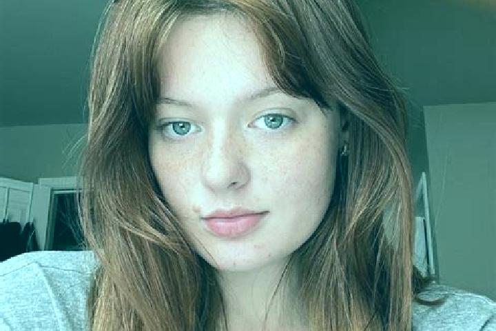 Luna, 29, a red grey-eyed caucasian companion based in Antas. Offering Couples, Massage. Available for incall and outcall, overnight bookings available.