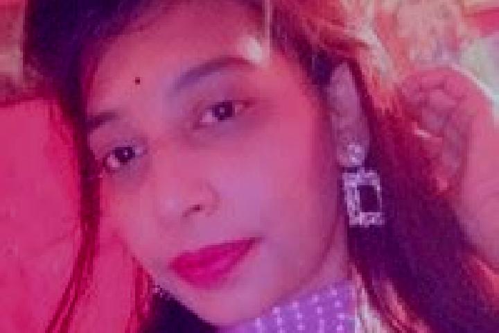 Luna, 29 — Escort in Amanganj, India