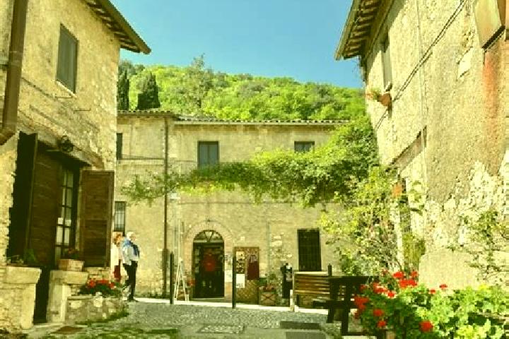 Luna, 29 — Escort in Castelnuovo di Farfa, Italy