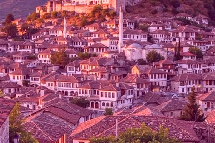 Luna, 29 — Escort in Kashar, Albania
