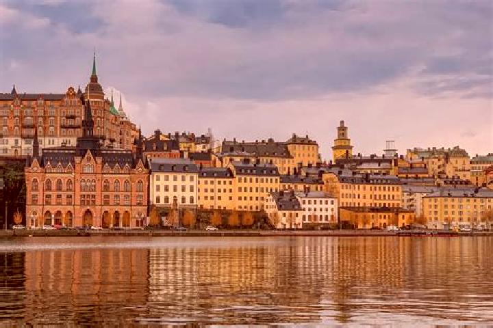 Luna, 29 — Escort in Save, Sweden