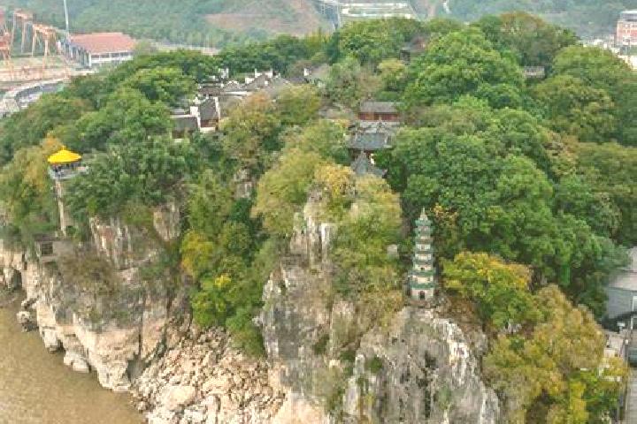 Luna, 29 — Escort in Shizhong, China