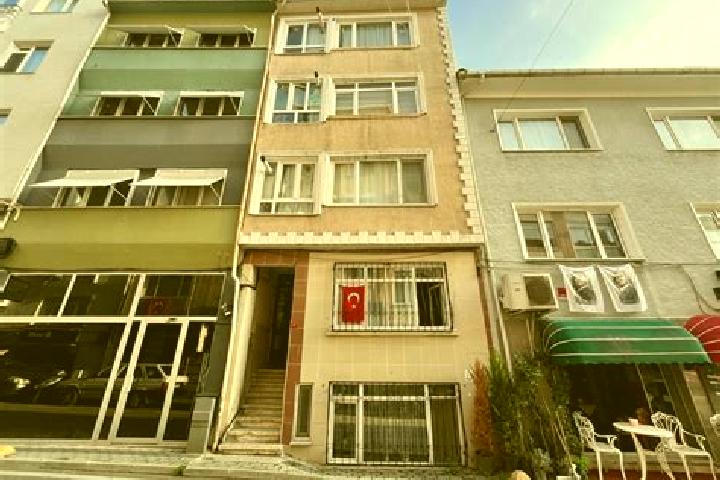 Luna, 29 — Escort in UEskuedar, Turkey