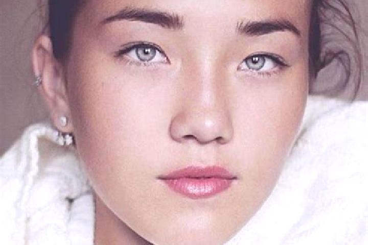 Luna, 30, a auburn amber-eyed caucasian companion based in Nahe. Offering Travel Companion, Massage, Duos. Available for incall and outcall, overnight bookin...