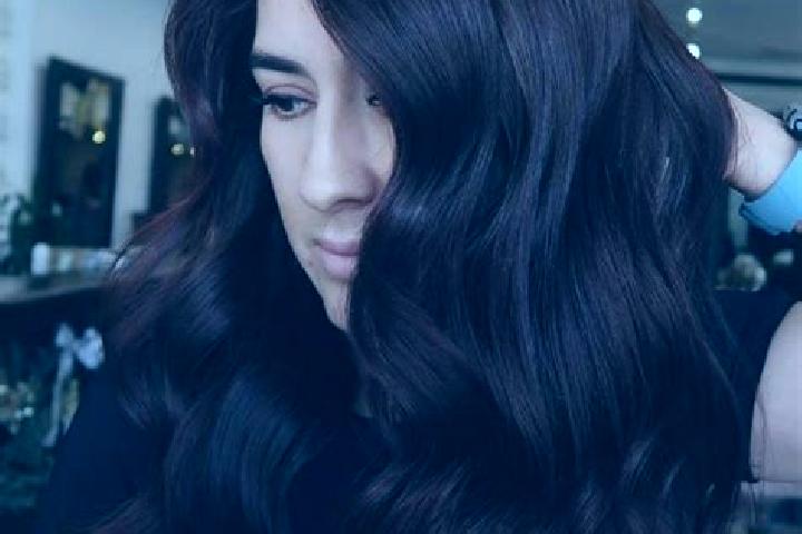 Luna, 30, a auburn dark-eyed mixed companion based in Lostallo. Offering A-Level, Dinner Date, Fetish. Available for incall and outcall, day and evening dates.