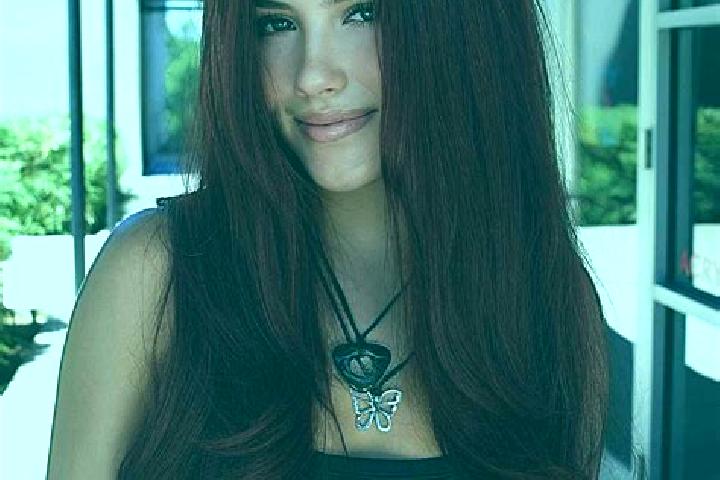 Luna, 30, a auburn dark-eyed slavic companion based in Kemnitz. Offering Party Girl, A-Level, Roleplay, Striptease, Prostate Massage. Available for incall an...