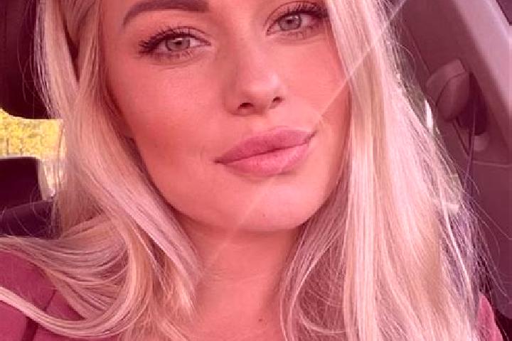 Luna, 30, a blonde hazel-eyed caribbean companion based in Dobra. Offering Girlfriend Experience, Couples, Deep French Kissing, Party Girl. Available for inc...