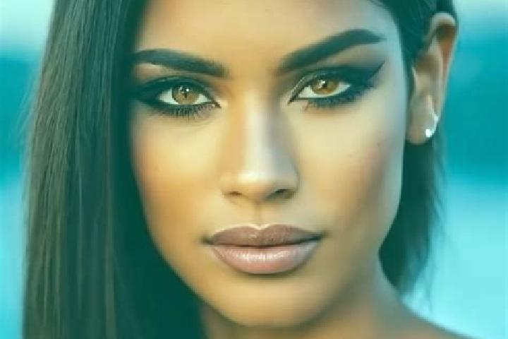 Luna, 30, a brunette dark-eyed latina companion based in Ruohonpaeae. Offering OWO, Domination, Massage, GFE, Duos. Available for incall and outcall, day and...