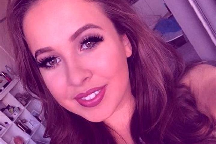 Luna, 30, a brunette grey-eyed slavic companion based in Pouilly-en-Auxois. Offering Erotic Massage, Fetish, Party Girl. Available for incall and outcall, ov...