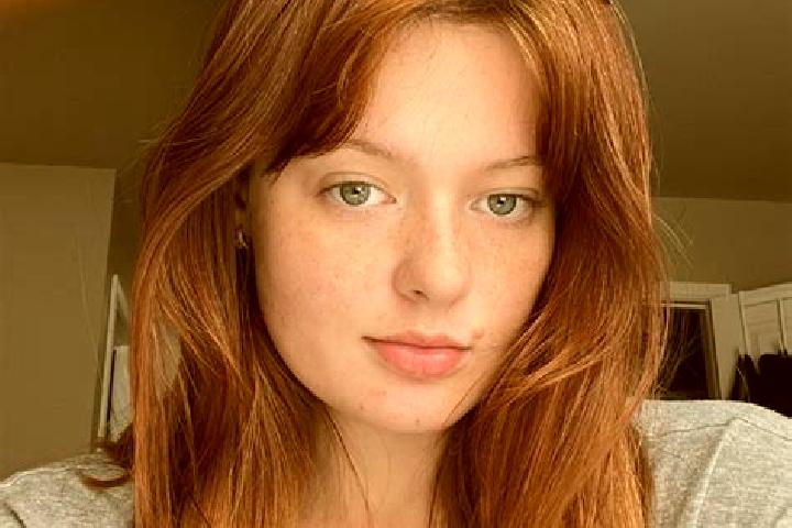 Luna, 30, a chestnut green-eyed slavic companion based in La Pobla de Vallbona. Offering GFE, Duos, Massage. Available for incall and outcall, day and evenin...