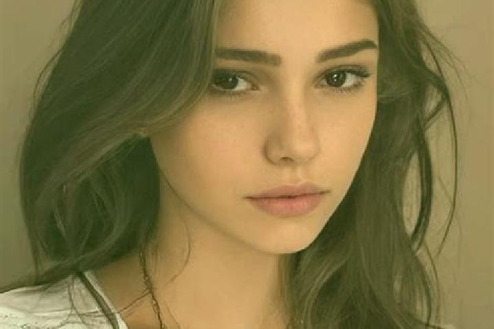 Luna, 30, a chestnut grey-eyed slavic companion based in Vellakkalpatty. Offering Tantra, Striptease, Girlfriend Experience. Available for incall and outcall...