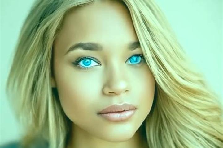 Luna, 30, a dark blonde blue-eyed latina companion based in Cerro Blanco. Offering Roleplay, Striptease. Available for incall and outcall, day and evening da...