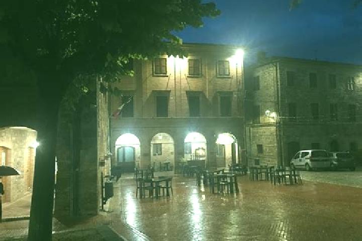Luna, 30 — Escort in Belforte del Chienti, Italy