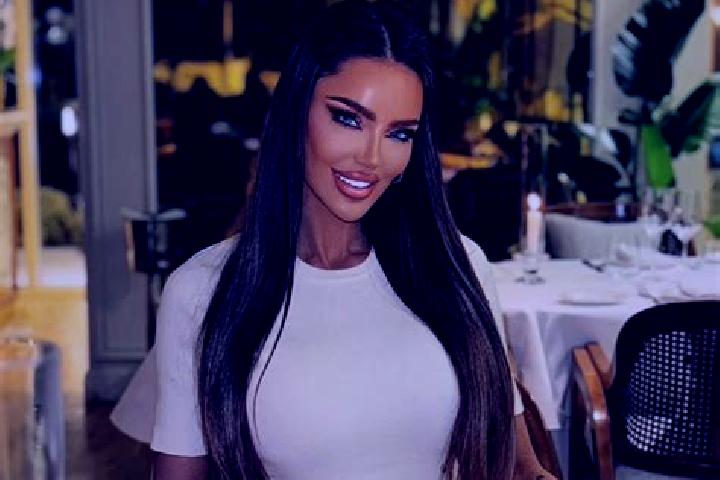Luna, 30 — Escort in Dragusani, Romania