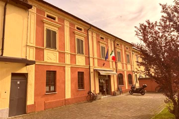 Luna, 30 — Escort in Gerre de Caprioli, Italy