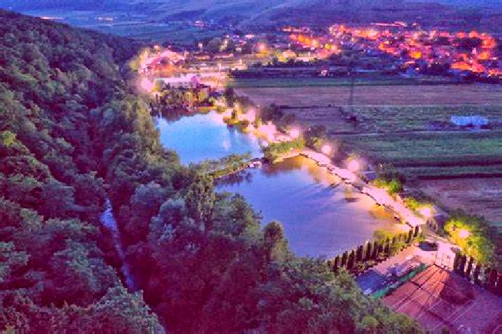 Luna, 30 — Escort in Gurahont, Romania