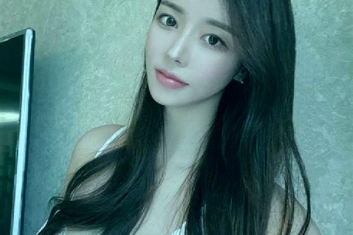 Luna, 30 — Escort in Oumiao, China