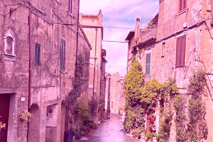 Luna, 30 — Escort in Pitigliano, Italy