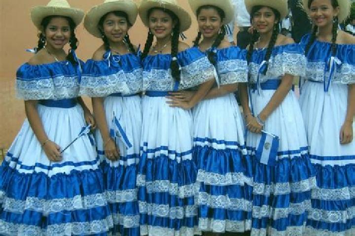 Luna, 30 — Escort in Sesori, El Salvador