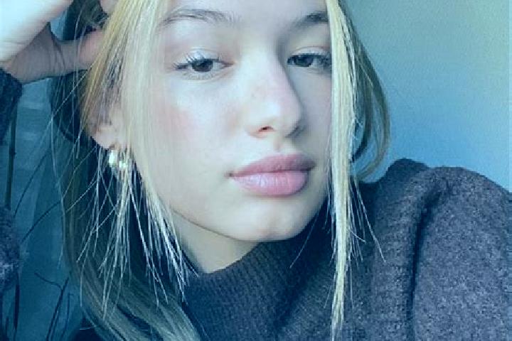 Luna, 31, a blonde brown-eyed indian companion based in Kholuy. Offering BDSM, Prostate Massage, Party Girl, 69. Available for incall and outcall, day and ev...