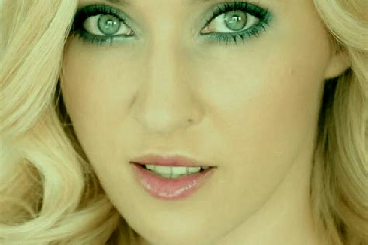 Luna, 31, a blonde green-eyed middle eastern companion based in San Zenone. Offering A-Level, Dinner Date, Massage, Duos. Available for incall and outcall, o...
