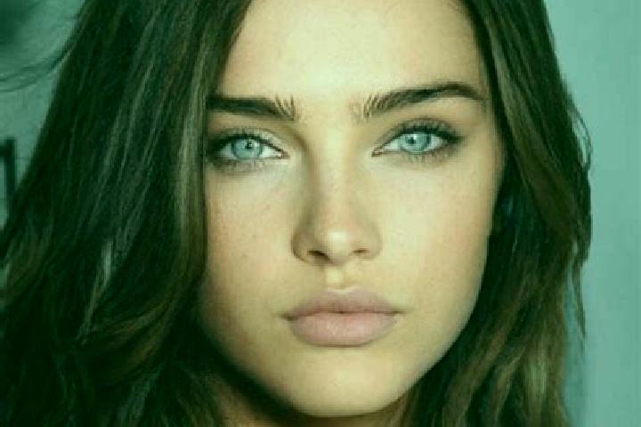 Luna, 31, a brunette amber-eyed mixed companion based in Campo Tures. Offering Roleplay, GFE, Deep French Kissing. Available for incall and outcall, overnigh...