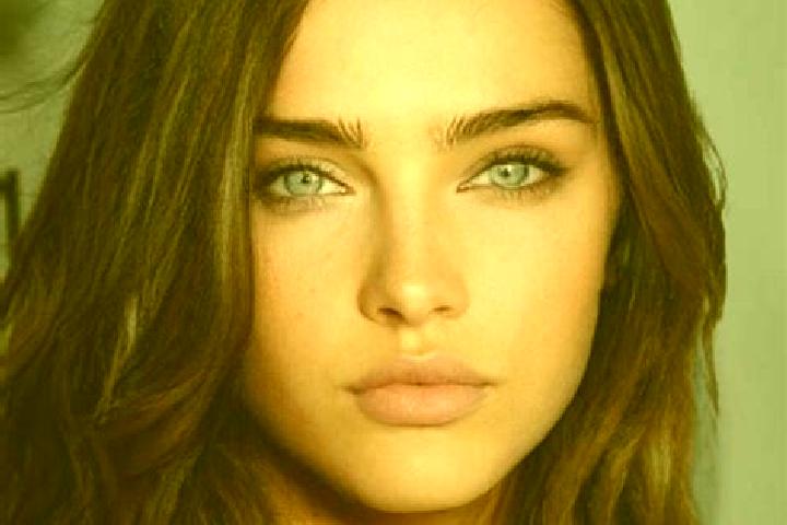 Luna, 31, a brunette green-eyed caribbean companion based in Robres del Castillo. Offering Erotic Massage, BDSM, Massage. Available for incall and outcall, o...
