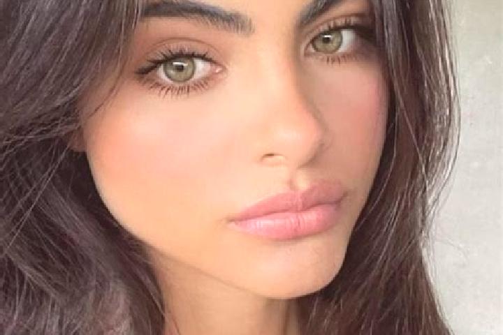 Luna, 31, a brunette green-eyed latina companion based in Boyland. Offering Erotic Massage, Roleplay, Tantra. Available for incall and outcall, overnight boo...