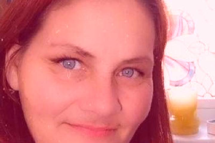 Luna, 31, a red green-eyed caucasian companion based in Verkhnotoretske. Offering Girlfriend Experience, 69, OWO. Available for incall and outcall, day and e...