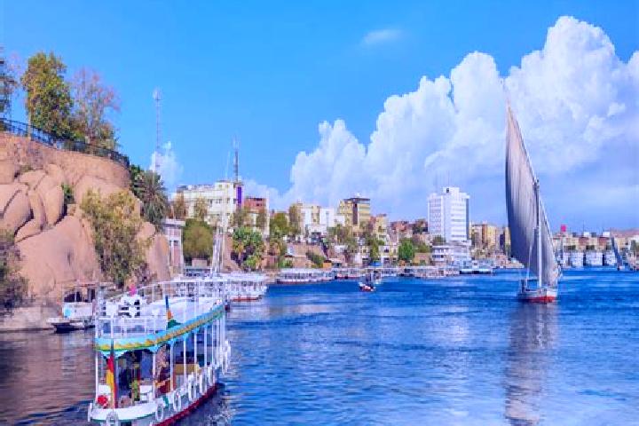 Luna, 31 — Escort in At Tarif, Egypt
