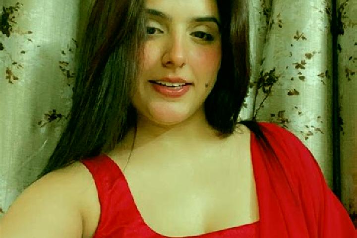 Luna, 31 — Escort in Balachor, India